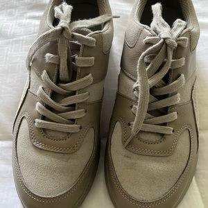 Everlane The Trainer. Brand new size 8.5 (really a size 8)
